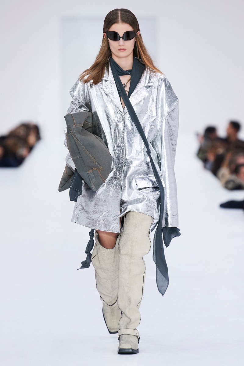 Acne Studios Fall Winter FW22 Collection Runway Show Paris Fashion Week PFW
