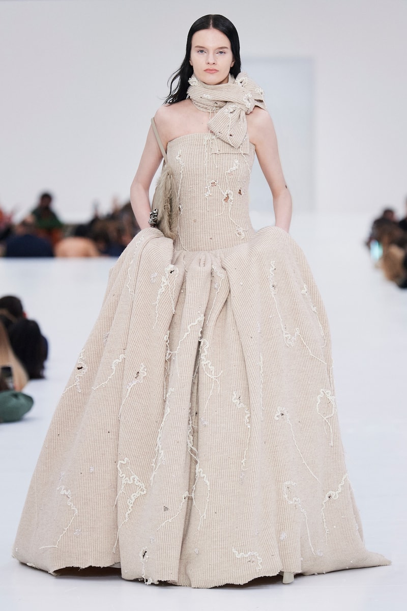 Acne Studios Fall Winter FW22 Collection Runway Show Paris Fashion Week PFW