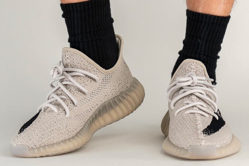adidas YEEZY BOOST 350 V2 Reverse Oreo Sneakers Cream Black Footwear Kicks Shoes