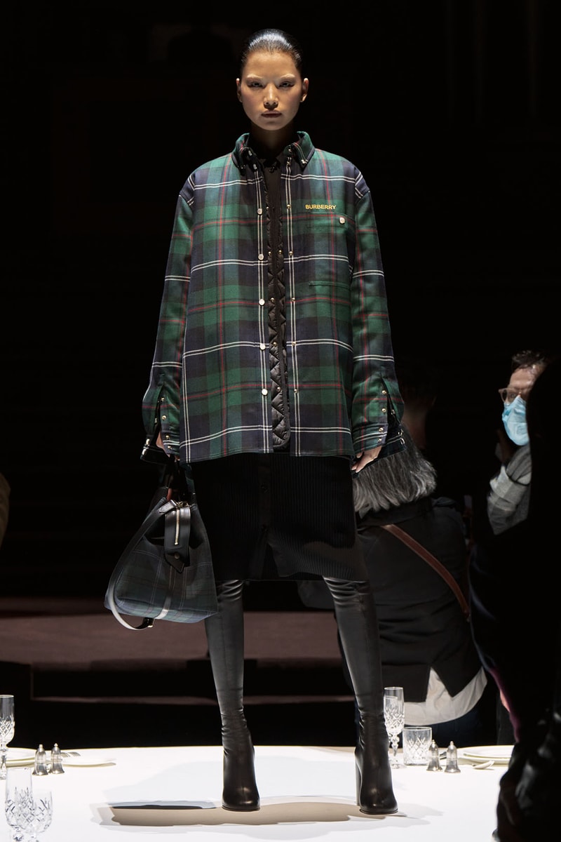 Burberry Fall Winter Collection Runway Show Womenswear Riccardo Tisci Images