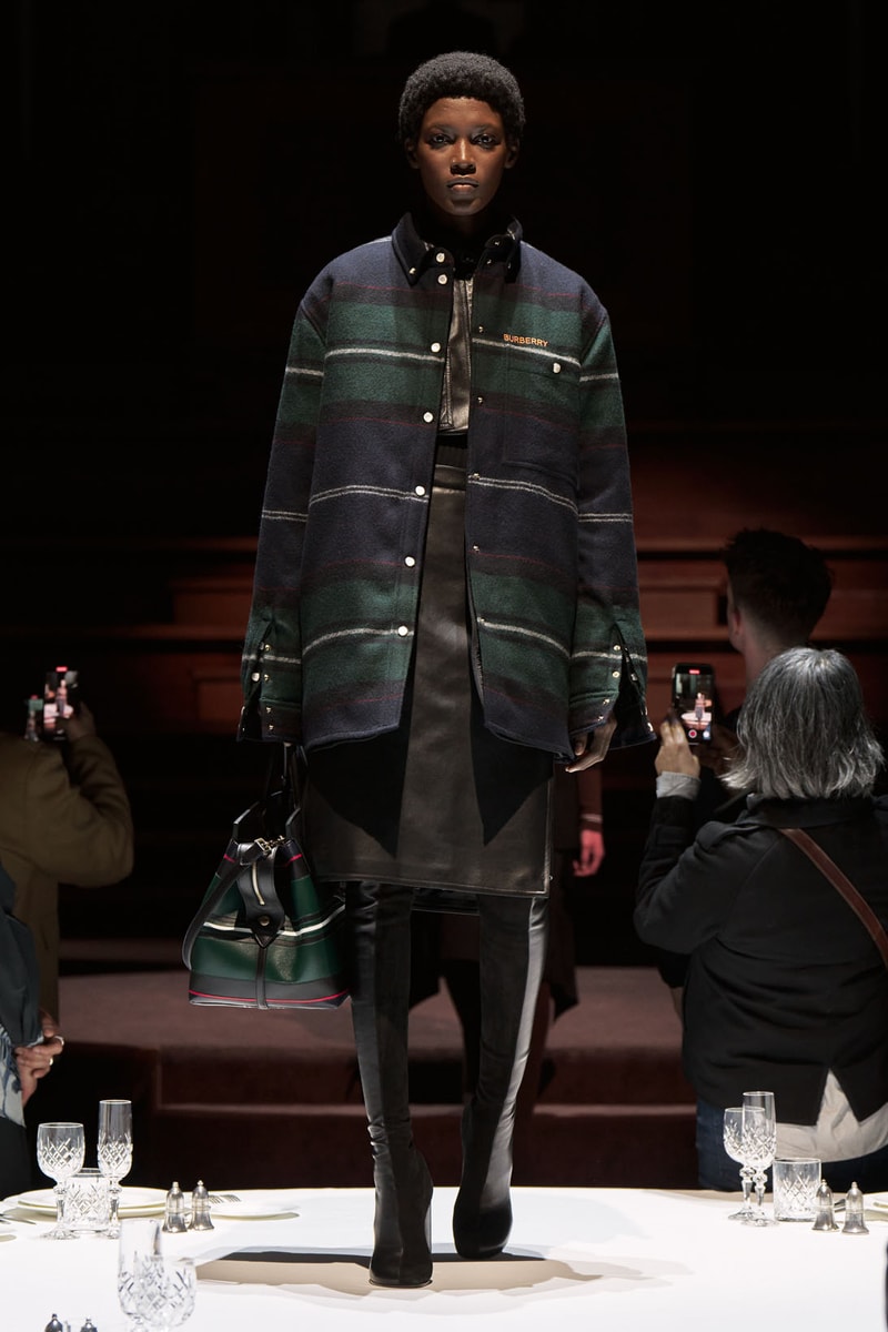 Burberry Fall Winter Collection Runway Show Womenswear Riccardo Tisci Images