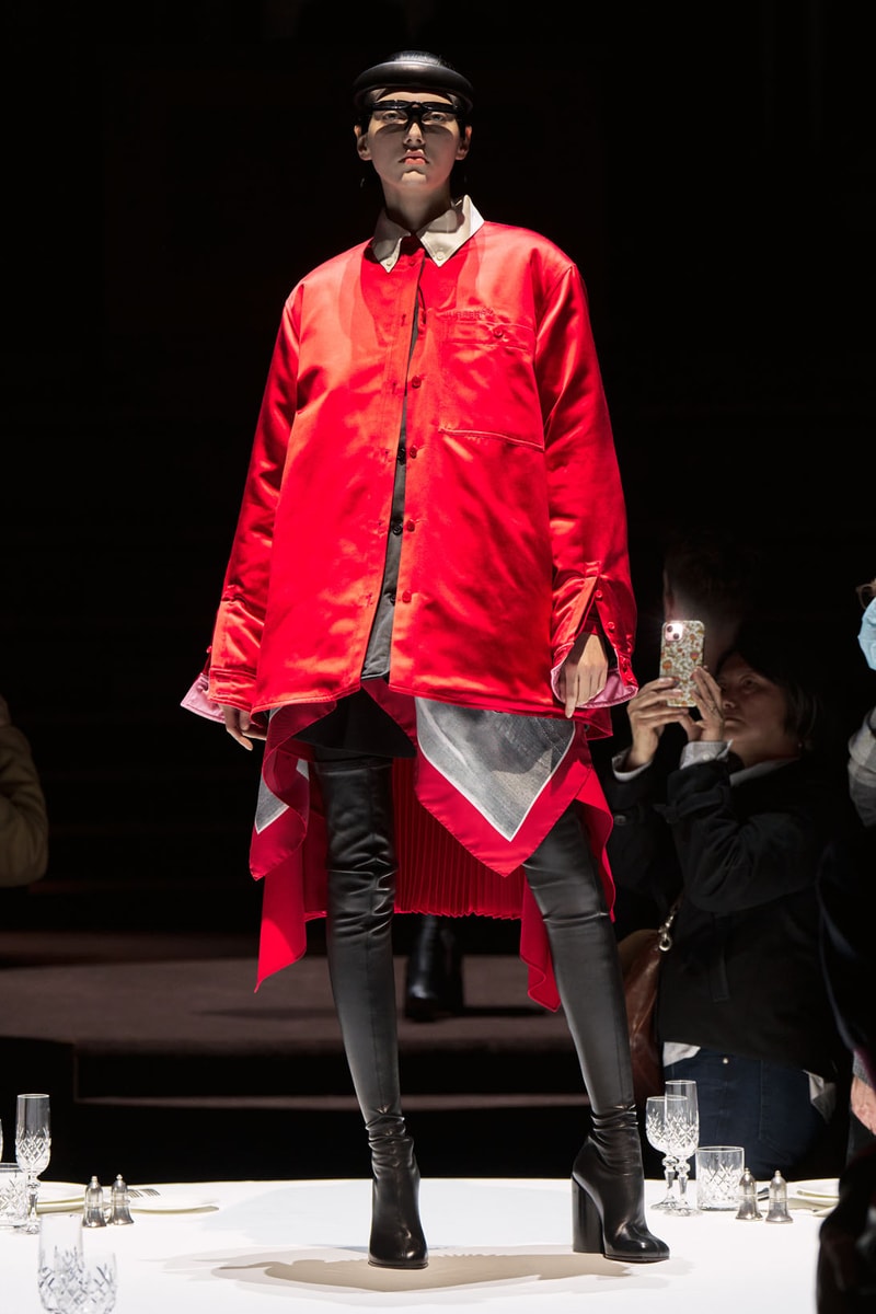 Burberry Fall Winter Collection Runway Show Womenswear Riccardo Tisci Images