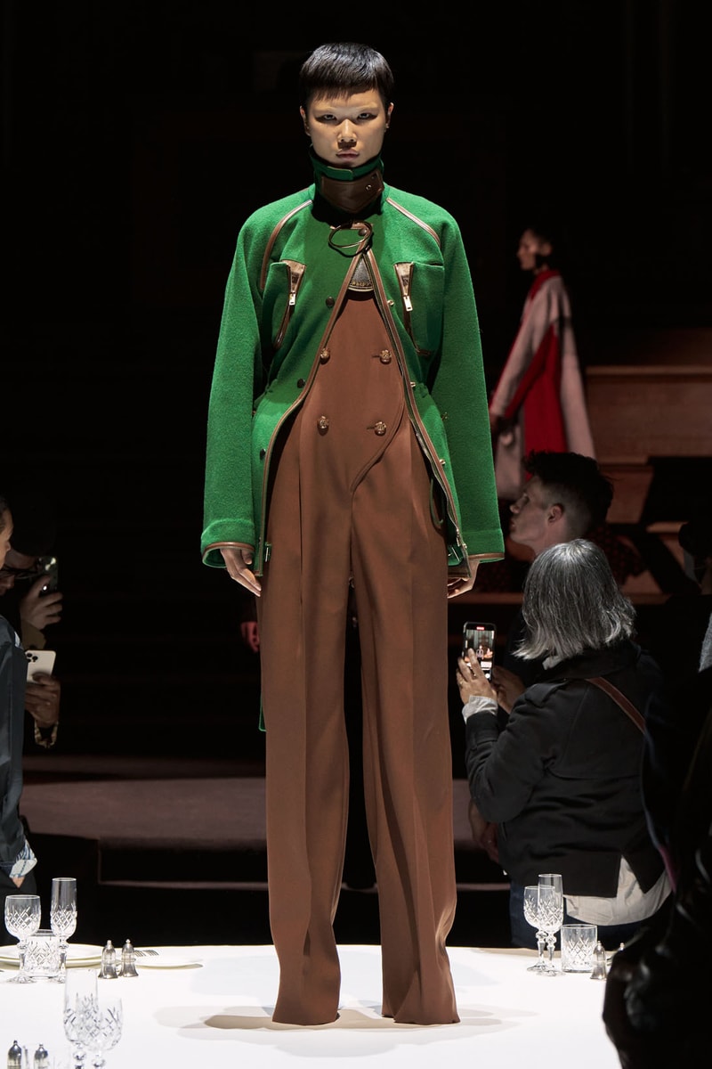 Burberry Fall Winter Collection Runway Show Womenswear Riccardo Tisci Images