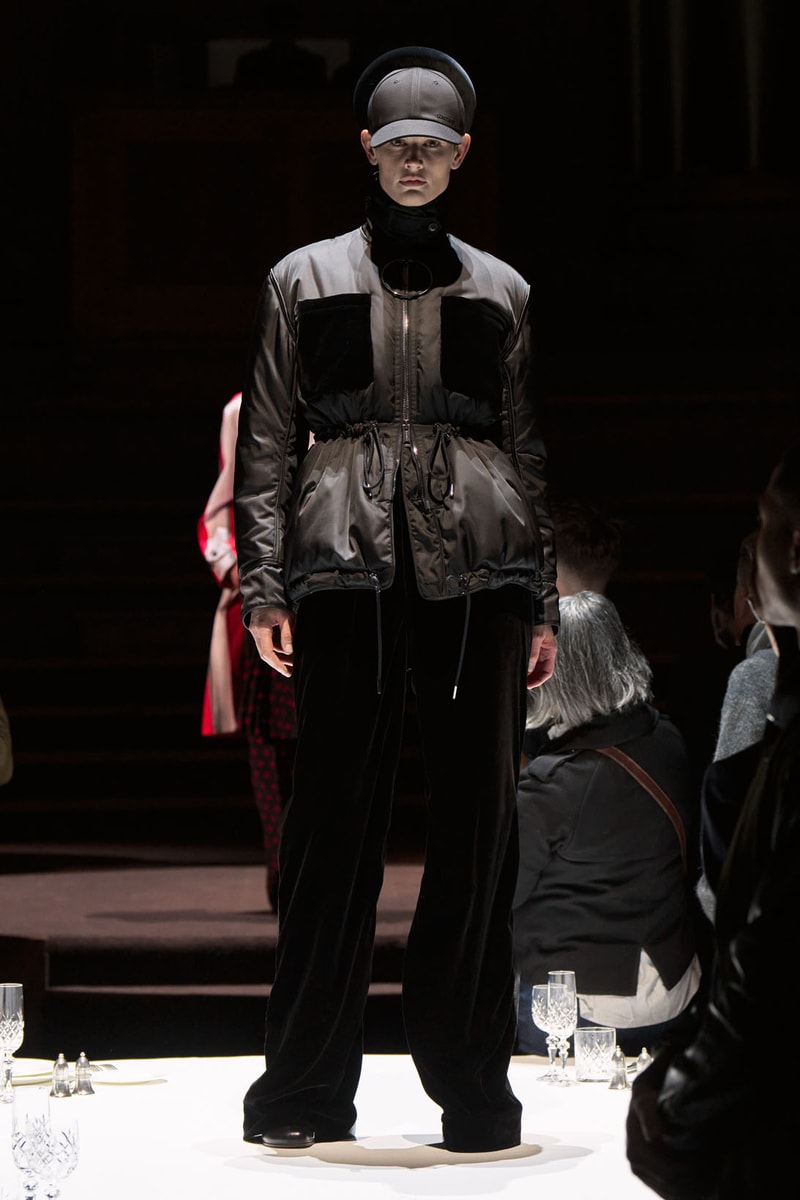 Burberry Fall Winter Collection Runway Show Womenswear Riccardo Tisci Images