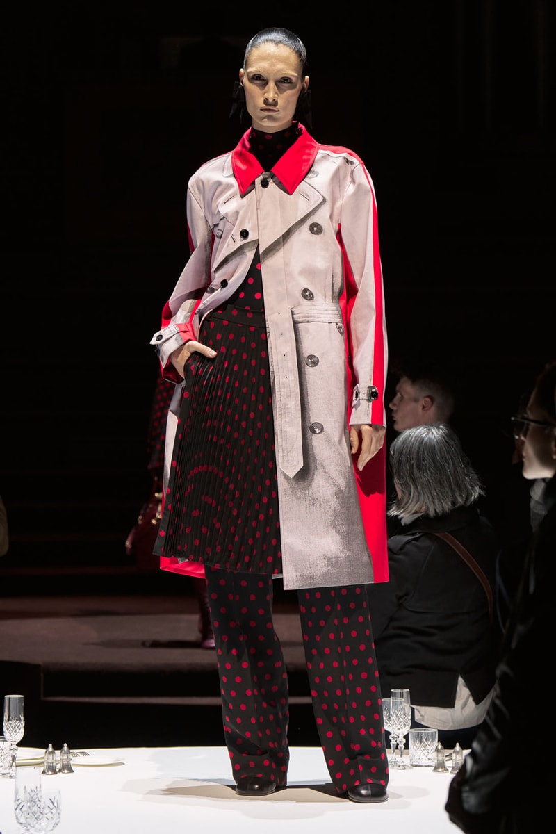 Burberry Fall Winter Collection Runway Show Womenswear Riccardo Tisci Images