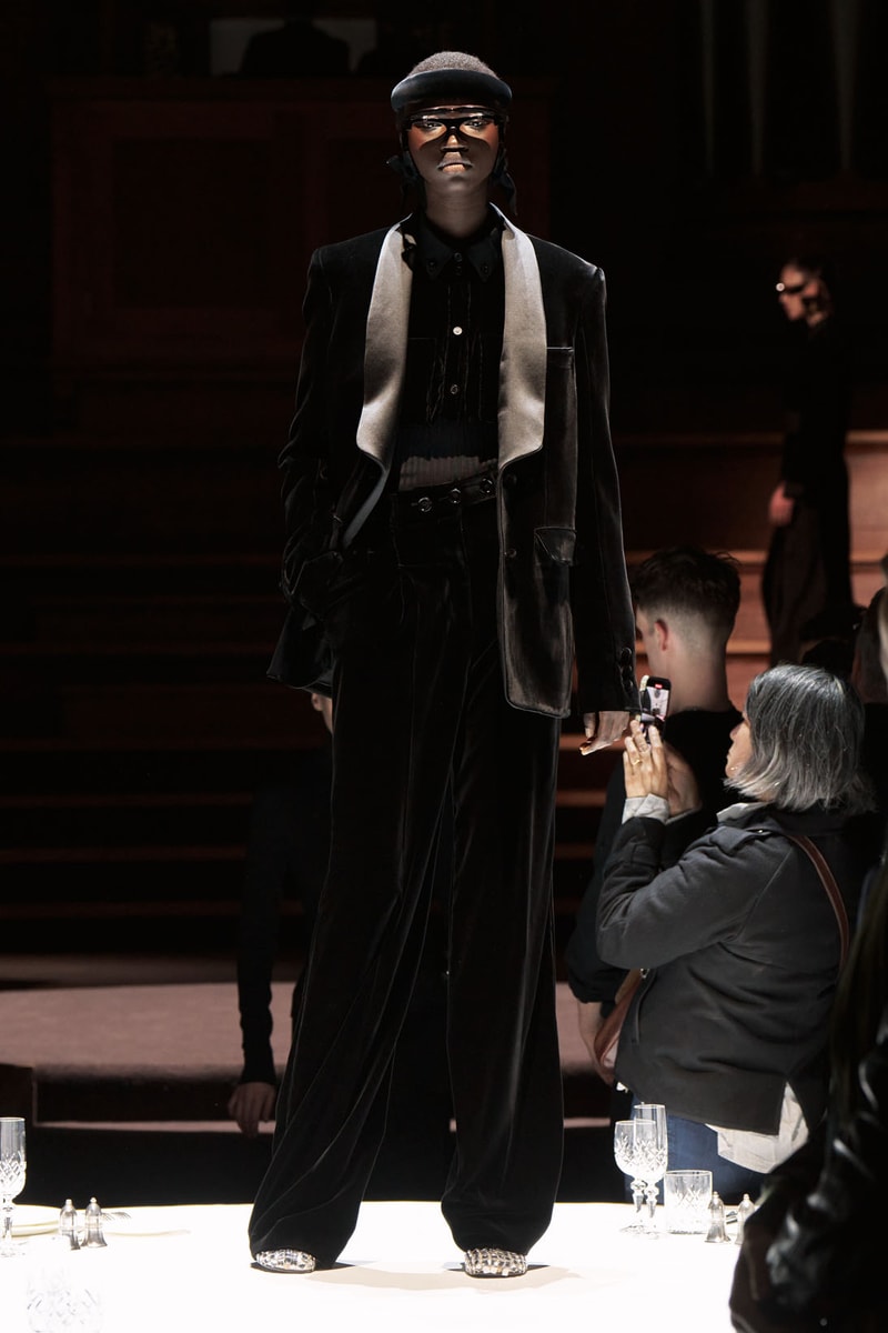 Burberry Fall Winter Collection Runway Show Womenswear Riccardo Tisci Images