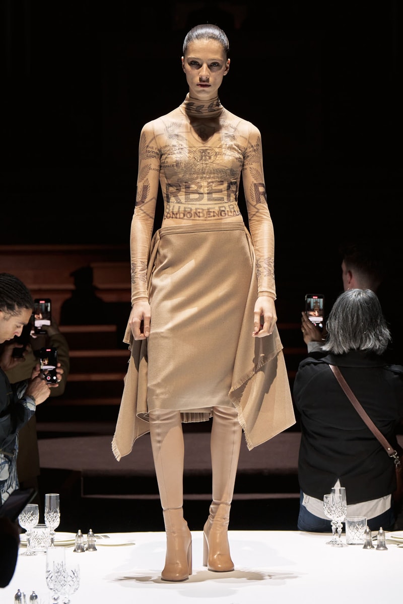 Burberry Fall Winter Collection Runway Show Womenswear Riccardo Tisci Images