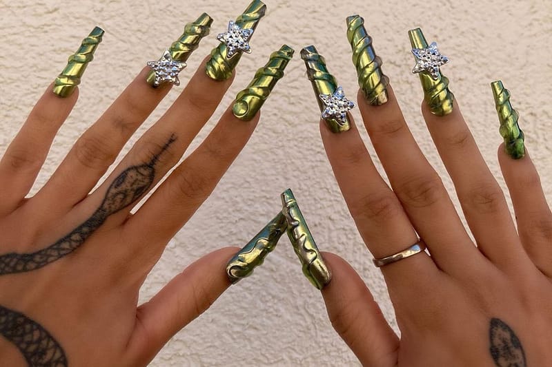 Cat Eye Nails Are The Latest Beauty Trend