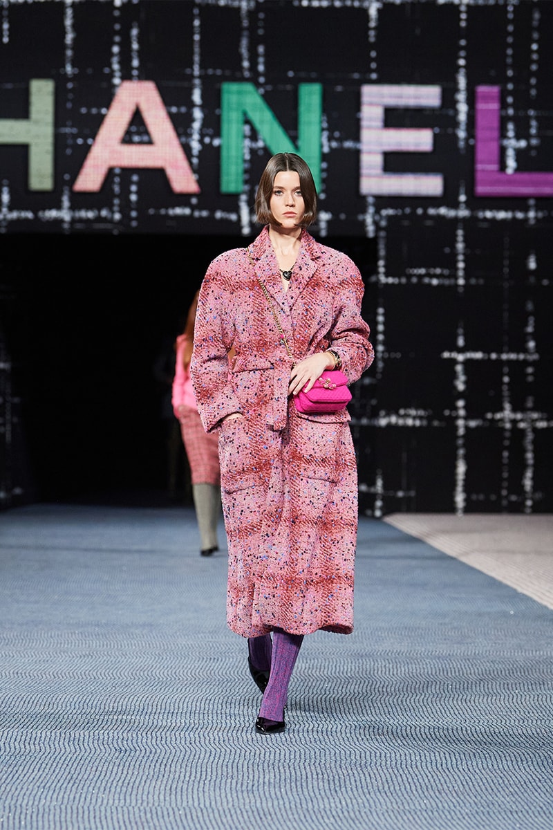 Chanel fall/winter 2022/2023 ready to wear collection tweed leather skirts dresses suits leggings tights 
