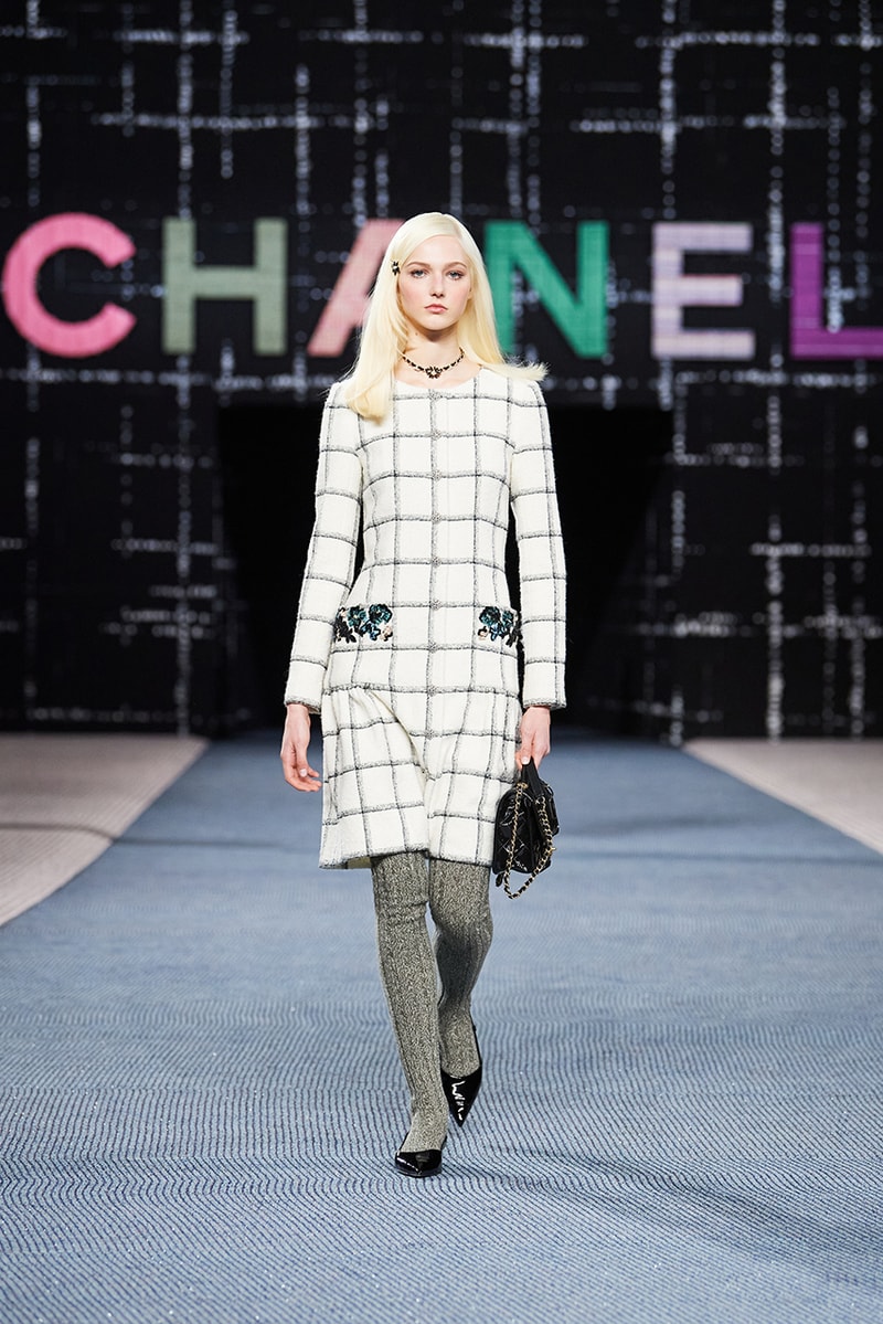 Chanel fall/winter 2022/2023 ready to wear collection tweed leather skirts dresses suits leggings tights 