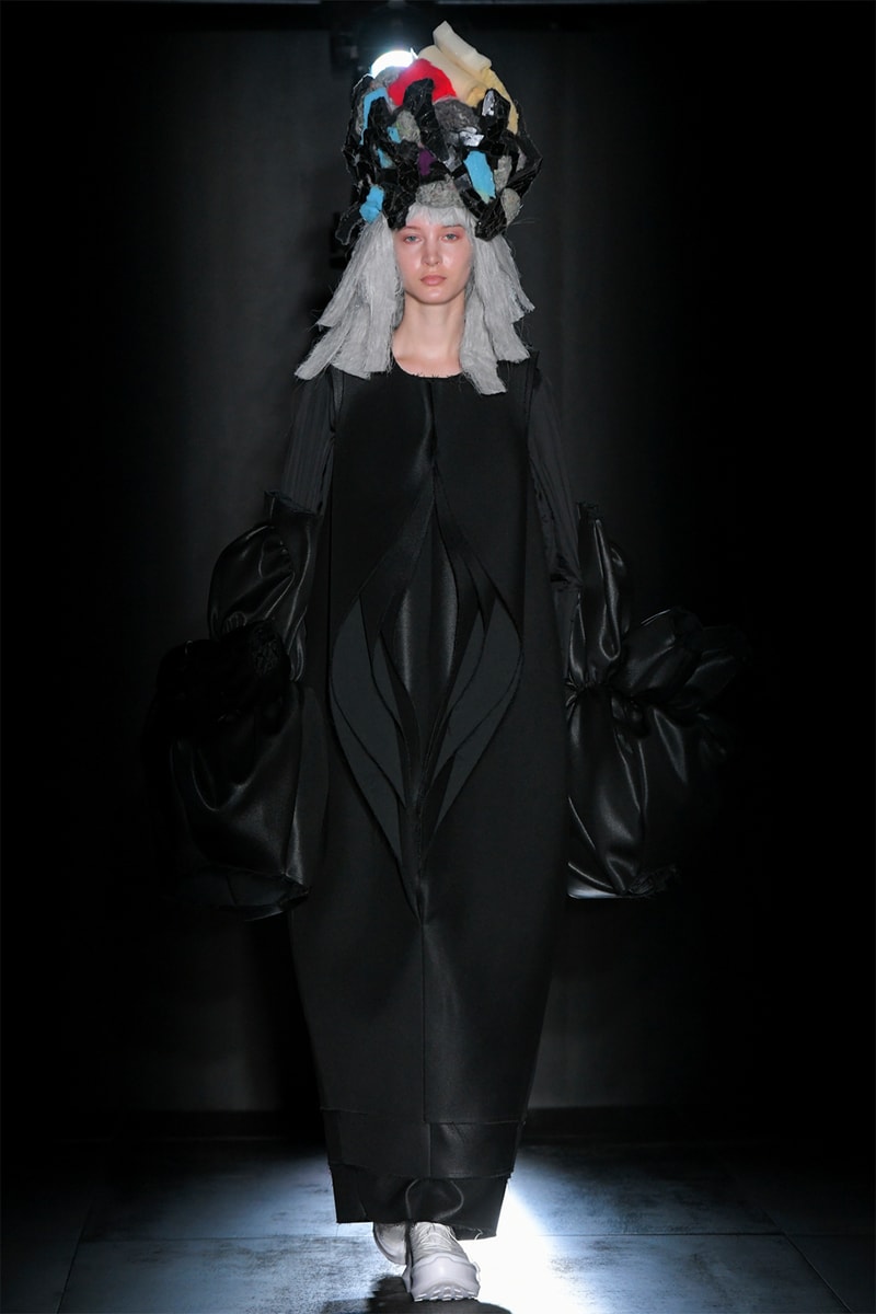 comme des garcons fall winter collection salomon pulsar platform tokyo runway show black rose dress headpiece