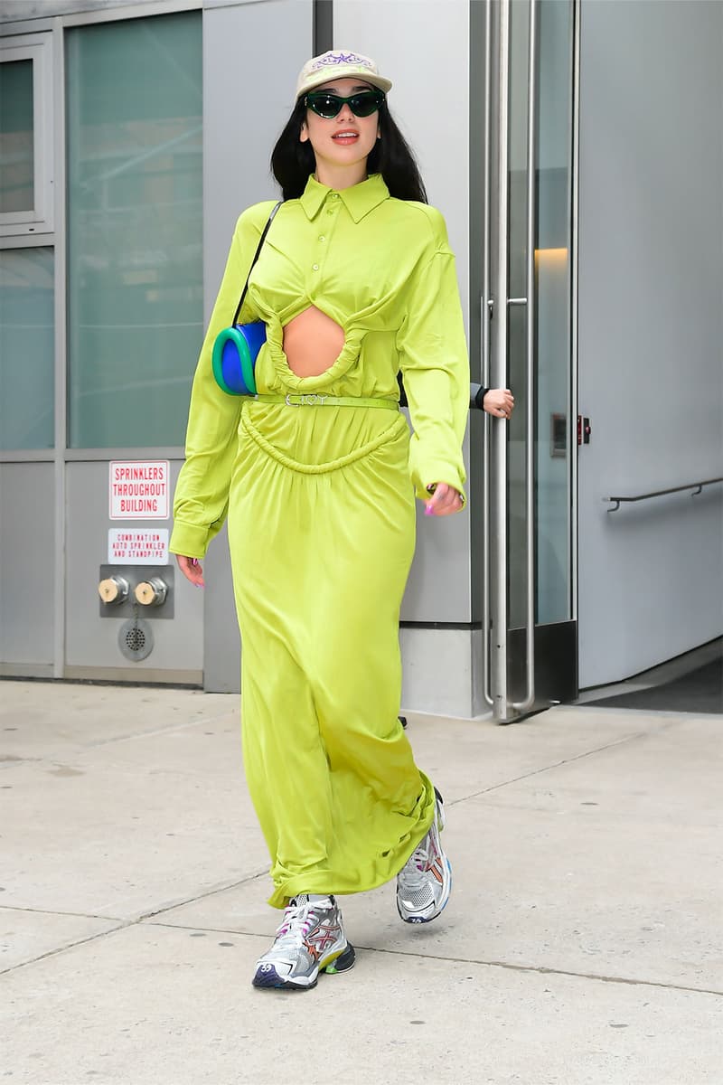 Dua Lipa Debuts JW Anderson SS22 Bumper Bag | Hypebae Dua Lipa Debuts JW Anderson SS22 Bumper Bag | Hypebae