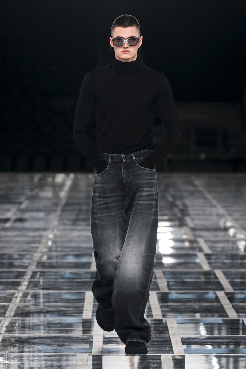 Givenchy Fall Winter Collection Matthew W Williams TK 360 Sneaker Show Images 