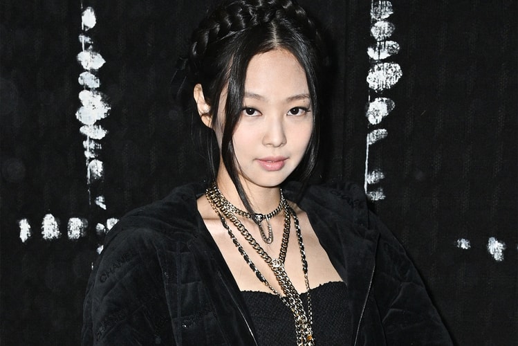 BLACKPINK's Jennie Rocks a Tweed Bustier to Chanel FW22 Show