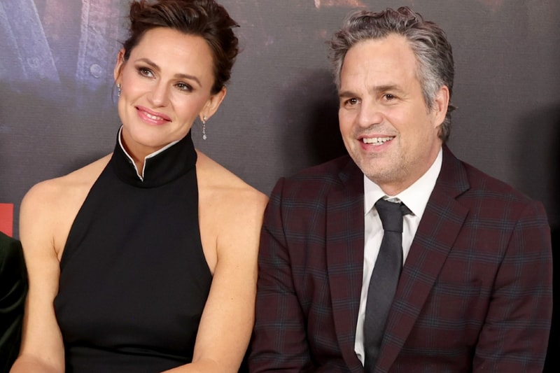 jennifer garner mark ruffalo 13 going on 30 recreate scene jenna matty the adam project co-stars parents movie film netflix