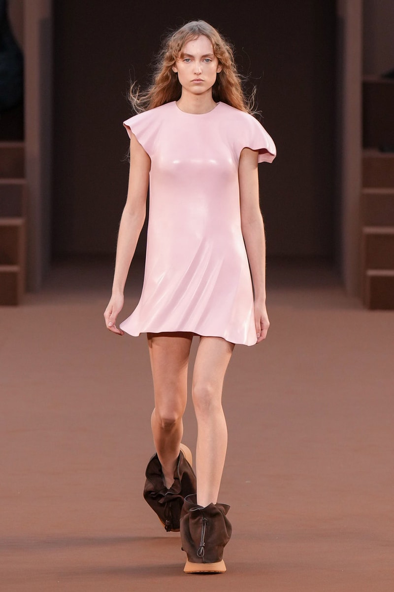 Loewe Fall 2022 Ready To Wear Collection