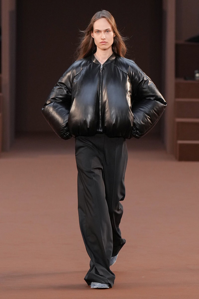 Loewe Fall 2022 Ready To Wear Collection