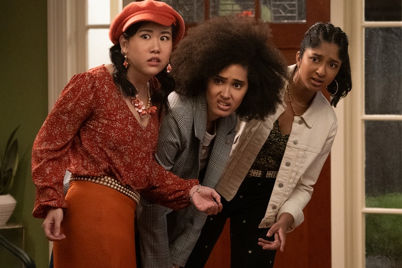 Netflix Never Have I Ever Season 4 Ending TV shows Mindy Kaling Maitreyi Ramakrishnan News Info