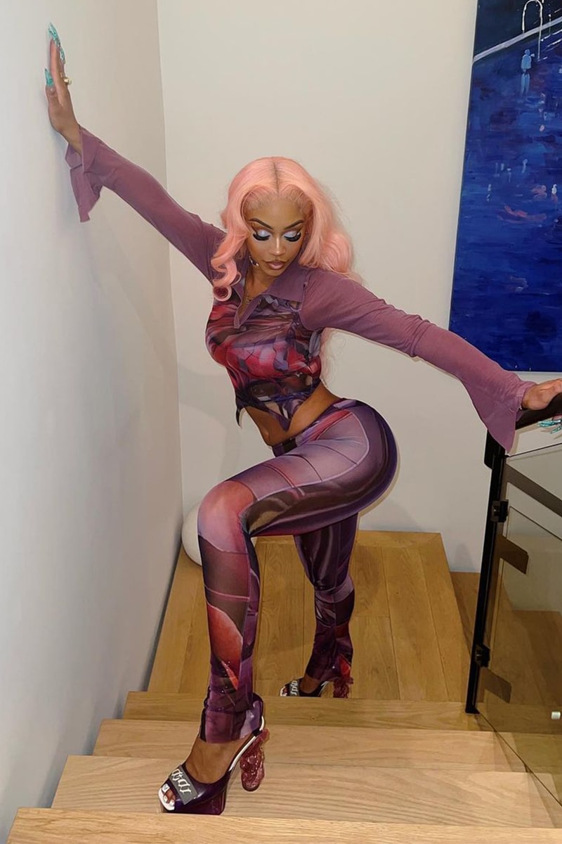 Saweetie pink bubblegum hair hairstyle color curls