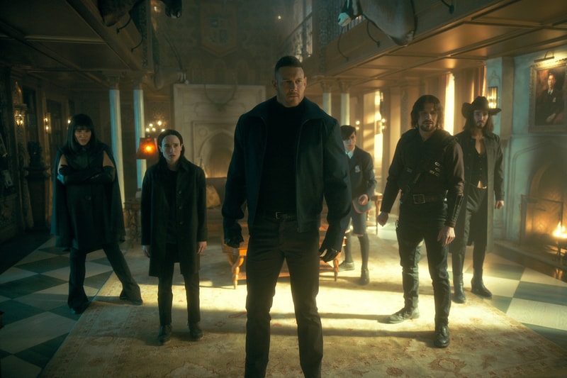 Netflix The Umbrella Academy Season 3 Elliot Page Tom Hopper David Castañeda Emmy Raver-Lampman Robert Sheehan Aidan Gallagher