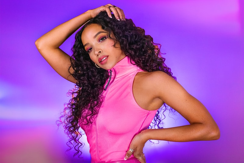 Tinashe curly hair