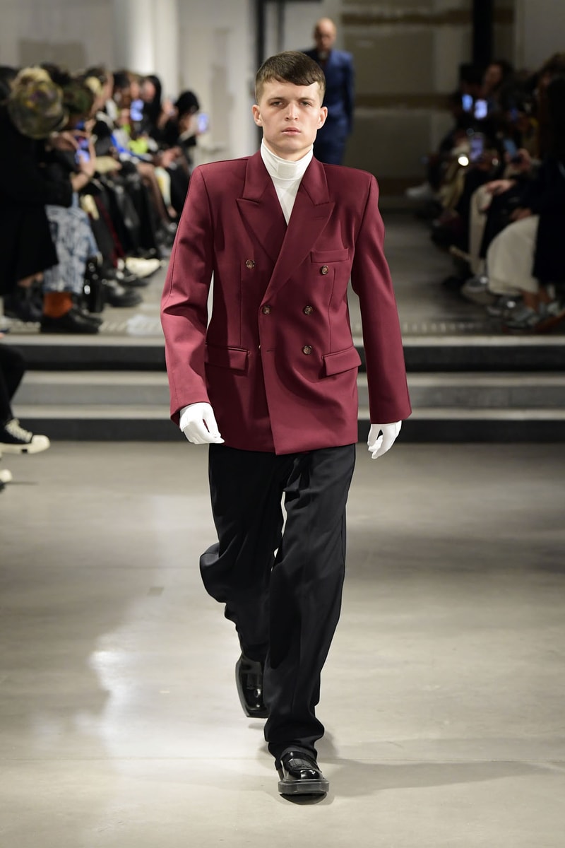 VTMNTS Vetements Guram Gvasalia Fall Winter Collection Runway Show Images