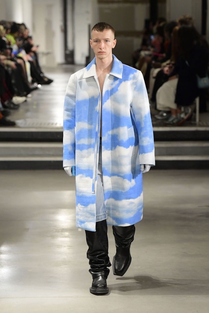 VTMNTS Vetements Guram Gvasalia Fall Winter Collection Runway Show Images