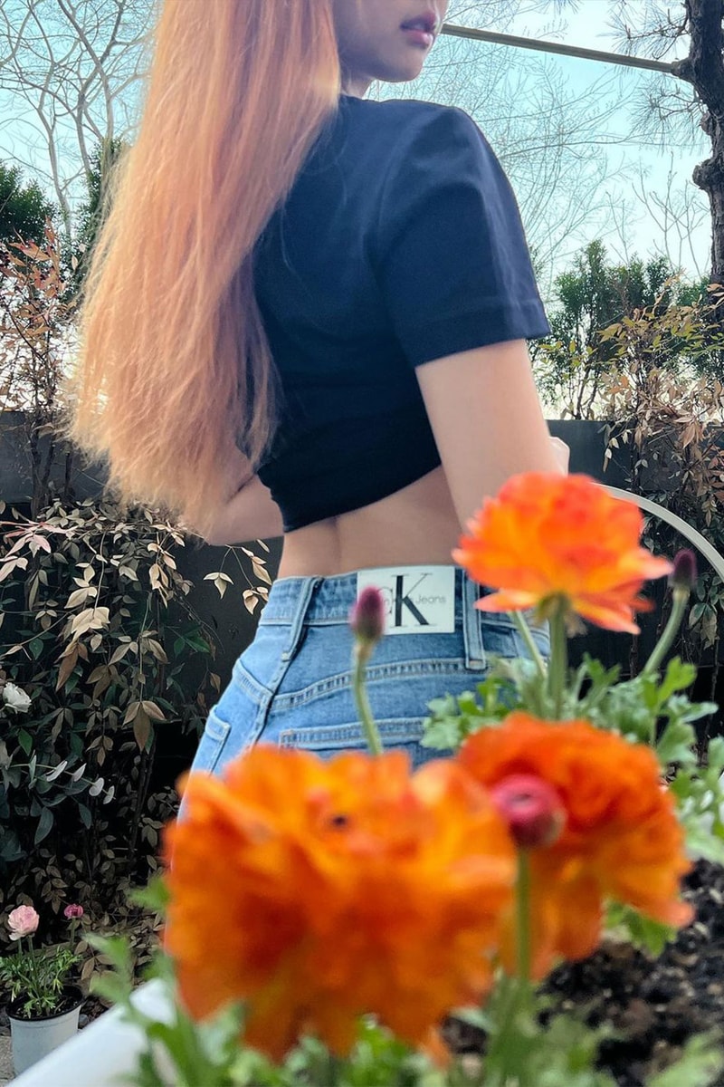 Jennie BLACKPINK New Hair Color Orange Strawberry Blonde Selfie Images