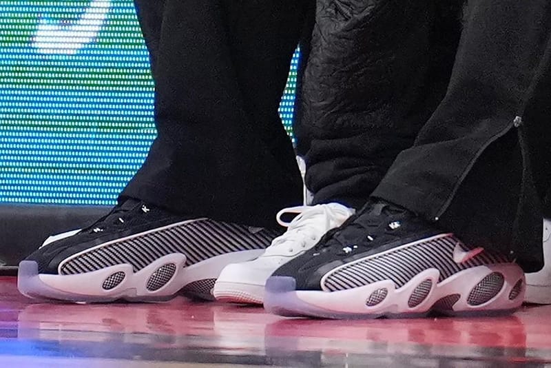 Drake Gives Sneak Peek at Potential Nike Zoom Flight 95 Collab