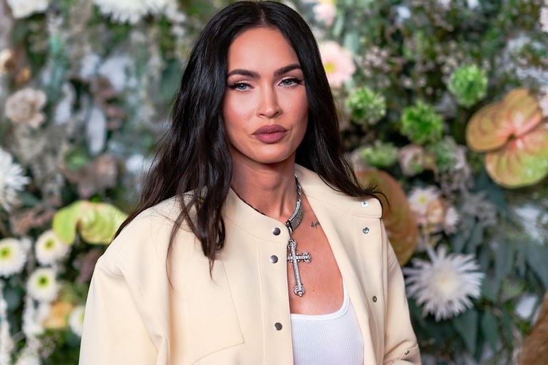 Megan Fox curtain bangs hair hairstyle trend 2022