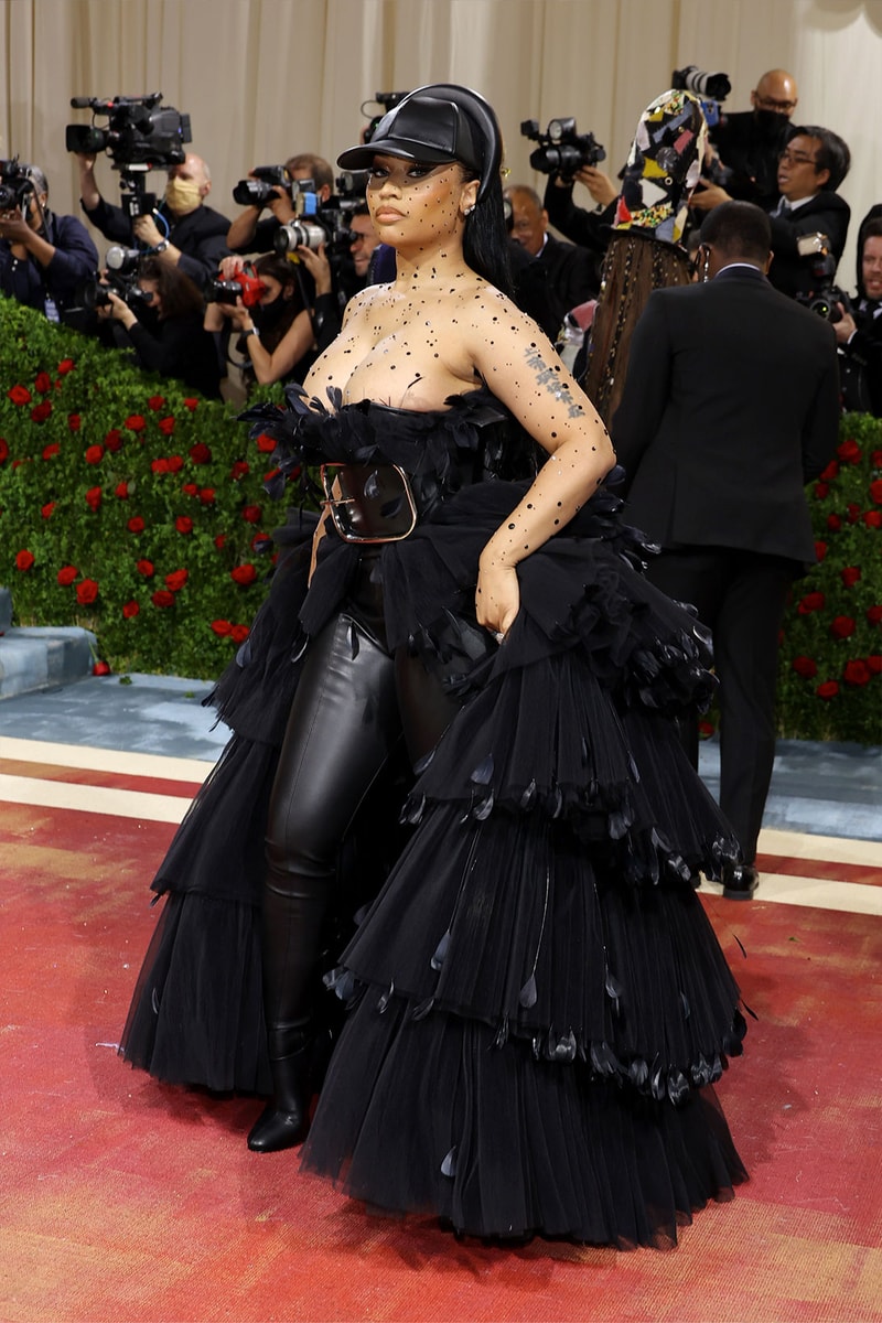 Met Gala Burberry Celebrities Bella Hadid Naomi Campbell Irina Shayk Nicki Minaj Outfits Red Carpet 
