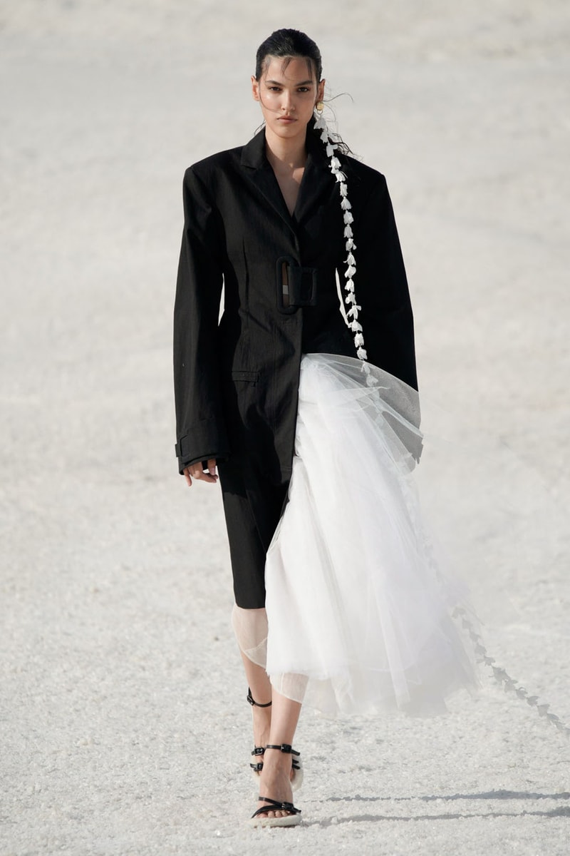 Jacquemus Le Papier Fall WInter Collection Simon Porte Arles Runway Nike Collaboration Images