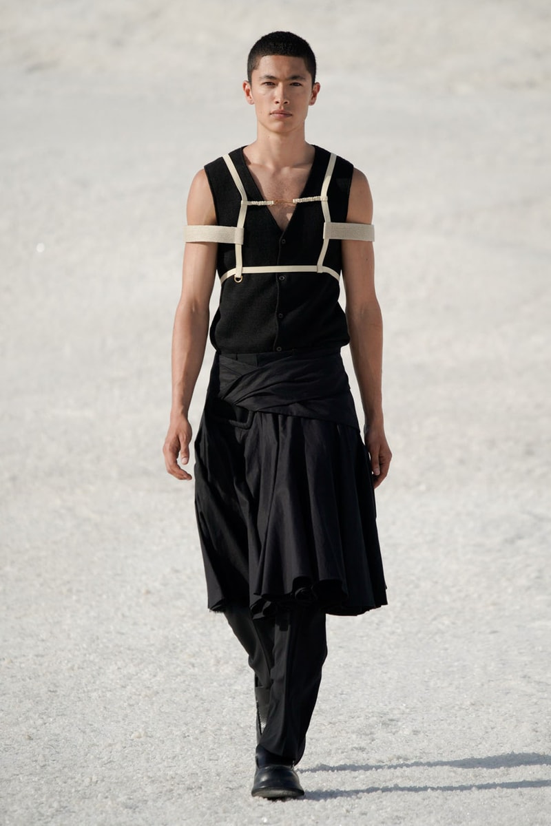 Jacquemus Le Papier Fall WInter Collection Simon Porte Arles Runway Nike Collaboration Images