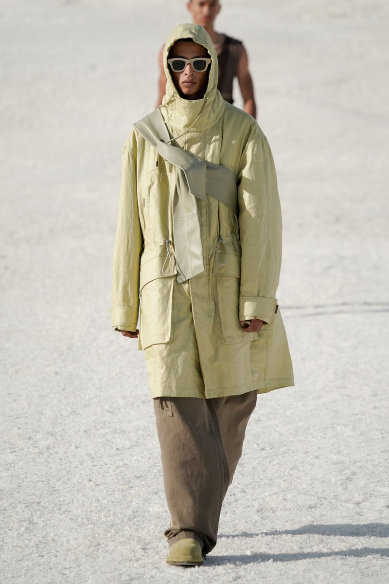 Jacquemus Le Papier Fall WInter Collection Simon Porte Arles Runway Nike Collaboration Images