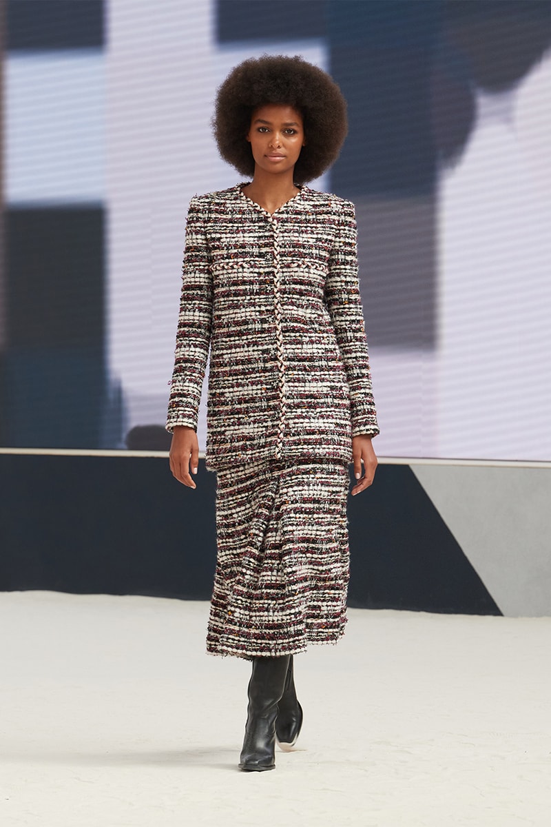 chanel fall/winter 2022 haute couture virginie viard pharrell williams runway dress tweed skirt suits hats 