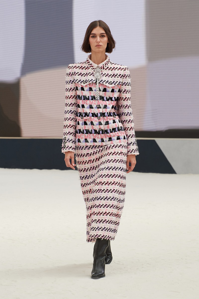 chanel fall/winter 2022 haute couture virginie viard pharrell williams runway dress tweed skirt suits hats 