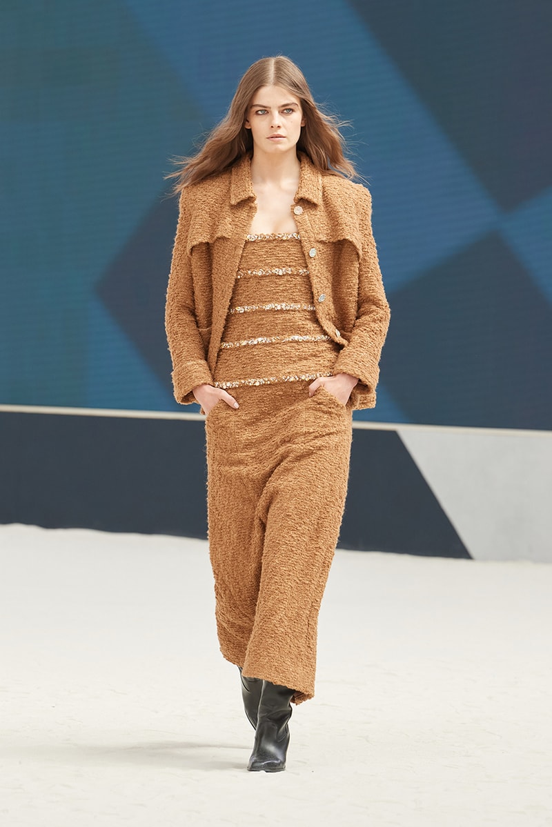 chanel fall/winter 2022 haute couture virginie viard pharrell williams runway dress tweed skirt suits hats 