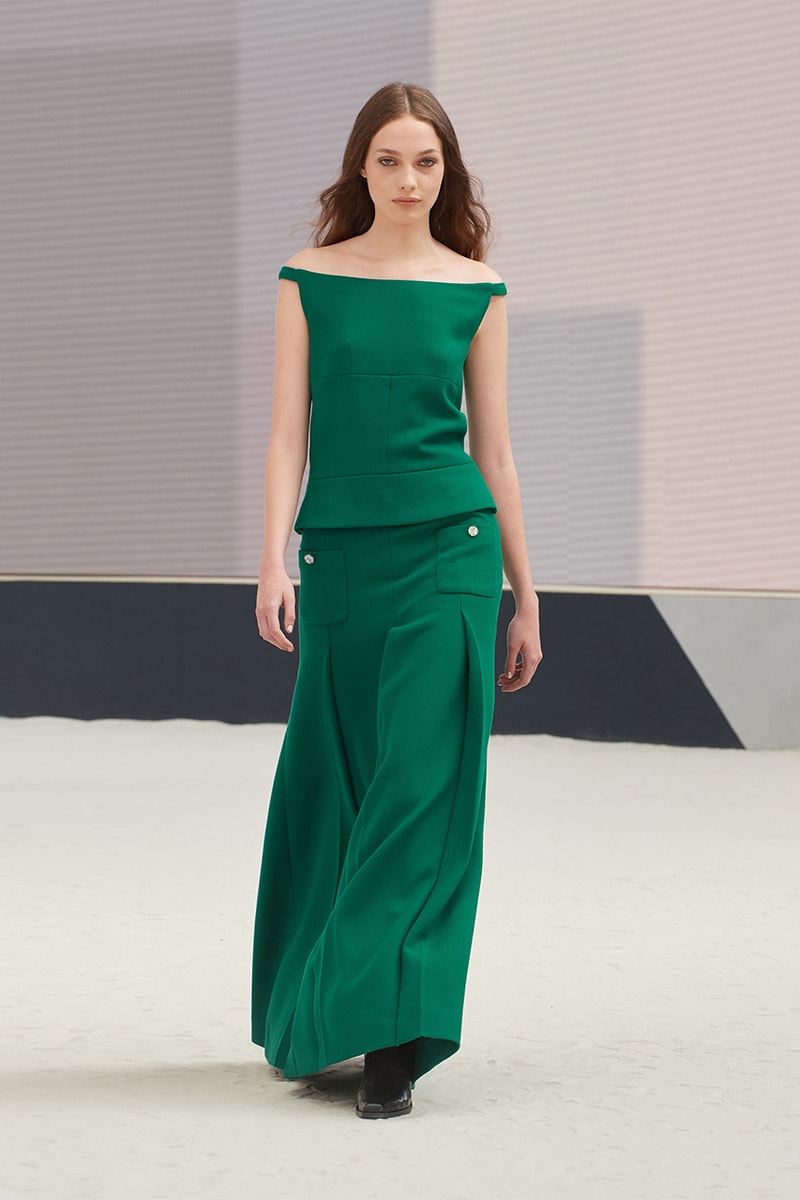 chanel fall/winter 2022 haute couture virginie viard pharrell williams runway dress tweed skirt suits hats 