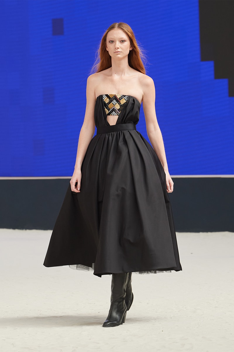chanel fall/winter 2022 haute couture virginie viard pharrell williams runway dress tweed skirt suits hats 