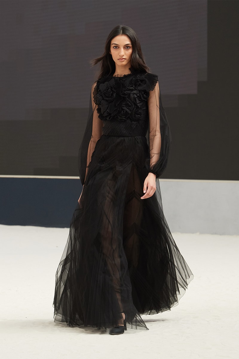 chanel fall/winter 2022 haute couture virginie viard pharrell williams runway dress tweed skirt suits hats 