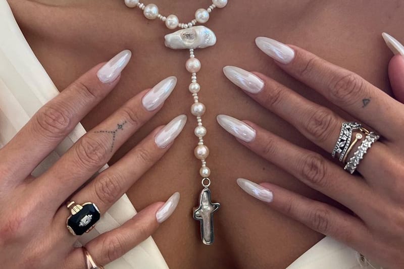 Here's How To Get Hailey Bieber's "Glazed Donut" Nails