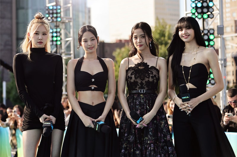 BLACKPINK MTV VMAs Red Carpet Jennie Lisa Rose Jisoo Outfits Images 