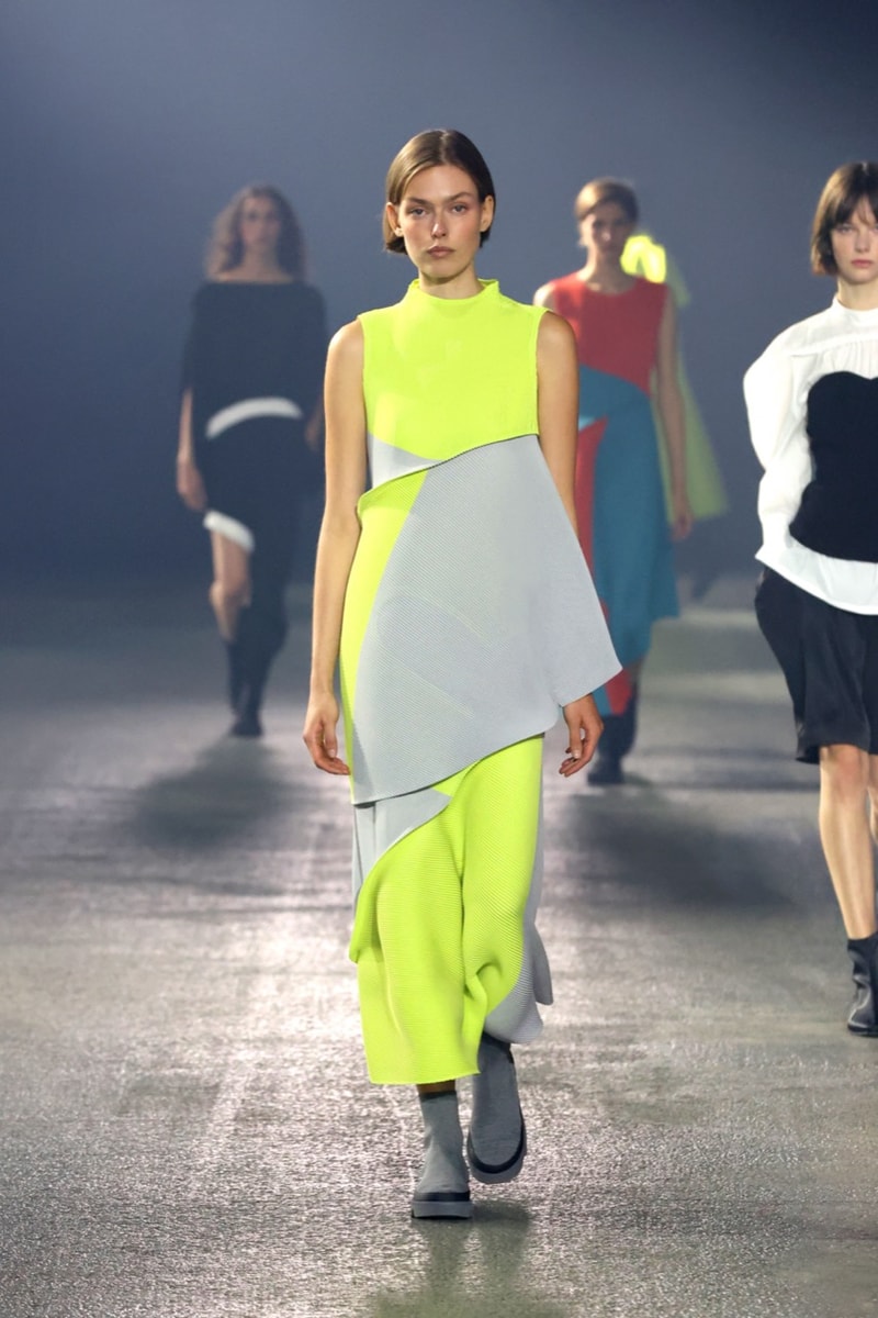 issey miyake paris fashion week runway
