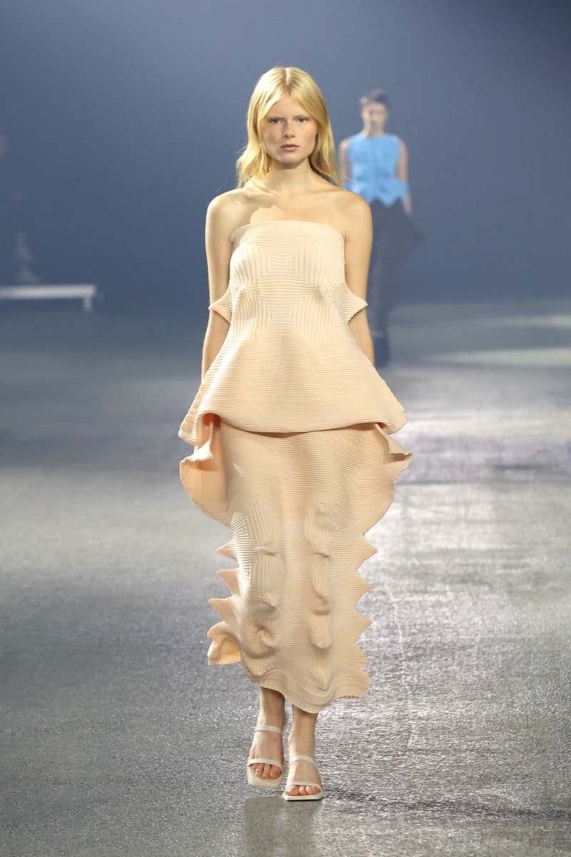 issey miyake paris fashion week runway