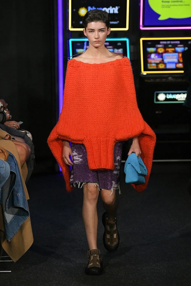 jw anderson soho casino runway fashion week emily ratajkowski