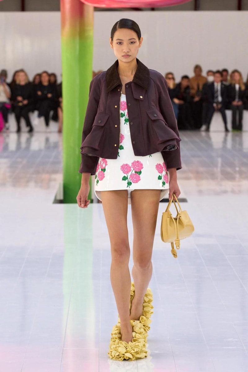 Loewe Spring Summer 2023 Ready to Wear Paris Fashion Week Footwear Balloon Heel