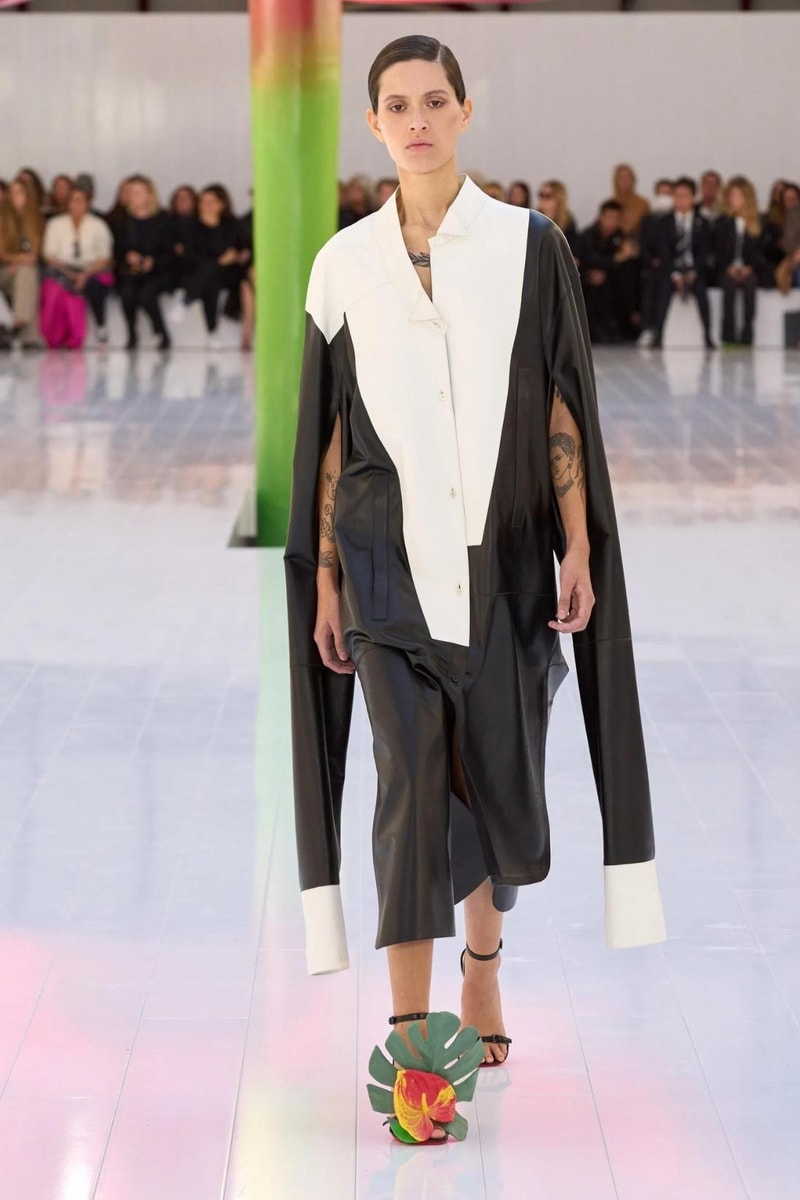 Loewe Spring Summer 2023 Ready to Wear Paris Fashion Week Footwear Balloon Heel