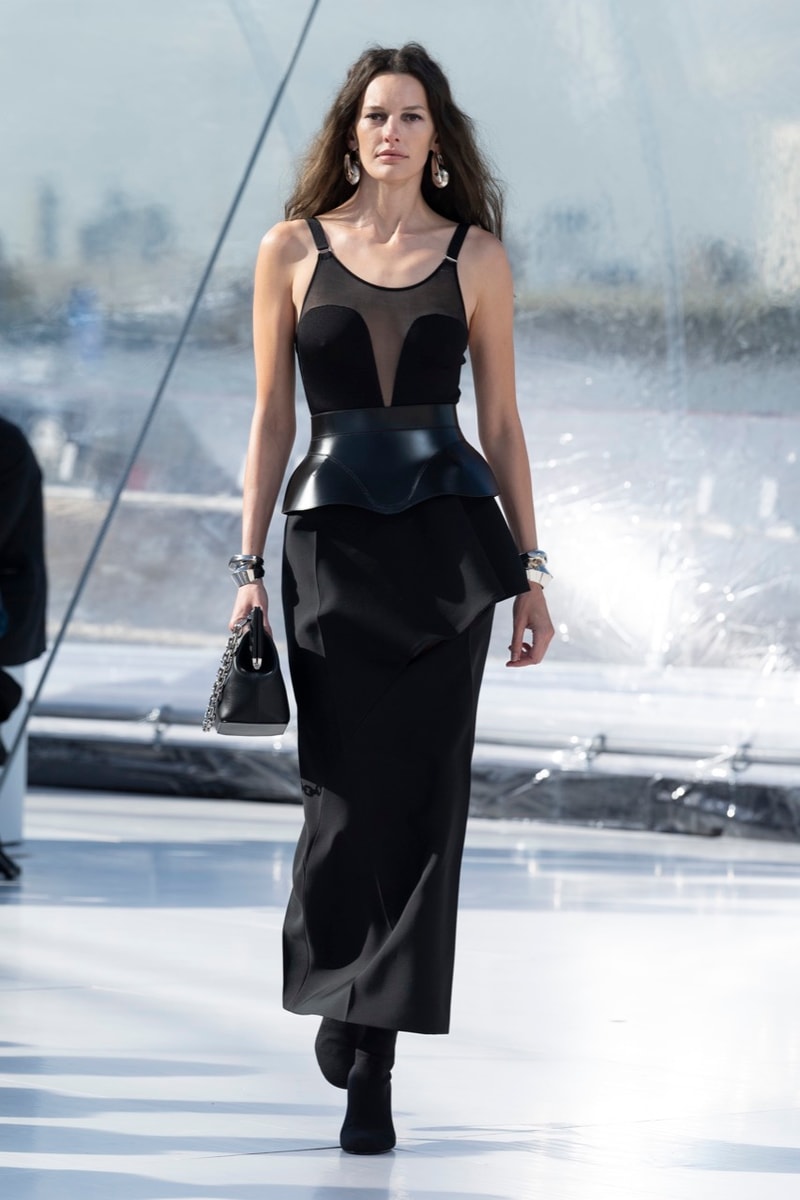 alexander mcqueen spring summer 2023 naomi campbell london fashion week dresses