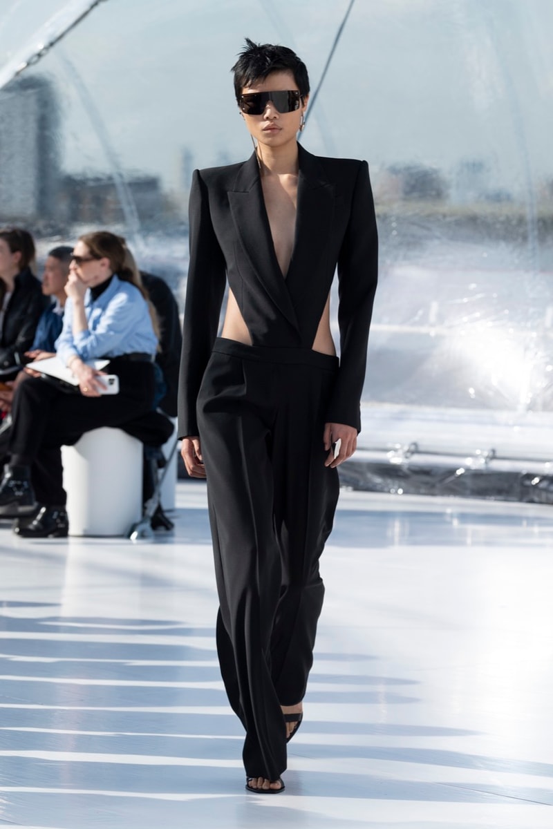 alexander mcqueen spring summer 2023 naomi campbell london fashion week dresses