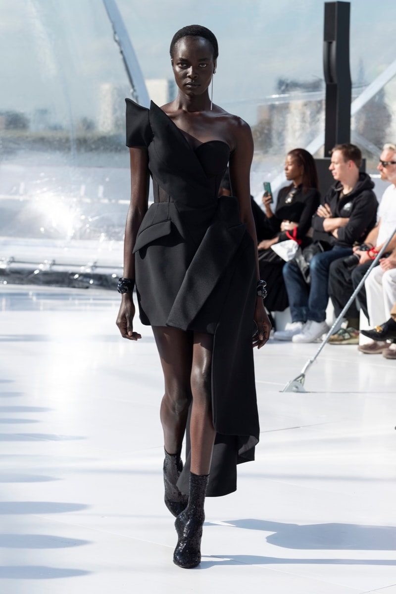alexander mcqueen spring summer 2023 naomi campbell london fashion week dresses